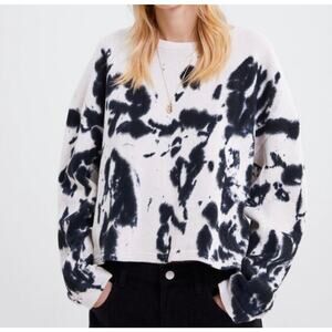 ZARA Oversized Black and Cream Crew
Neck Sweater with Abstract Design